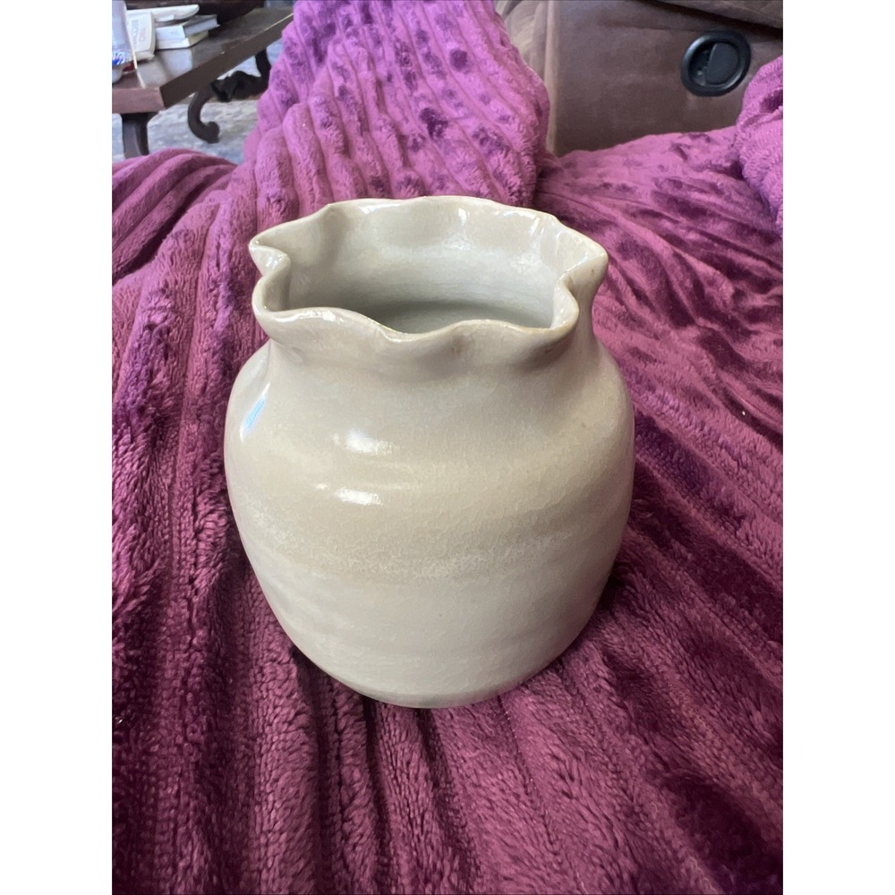 Pottery By Sheila Gray/Cream Three Tone Vase Ruffled Rim 4" Tall